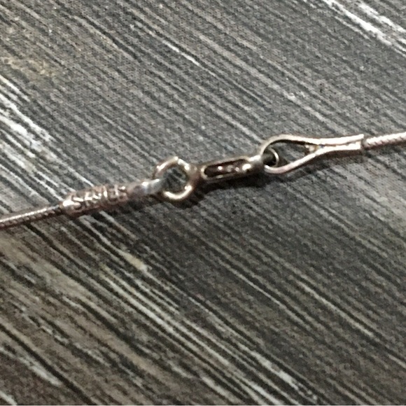 Elegant Green Pendant Necklace - Picture 7 of 8